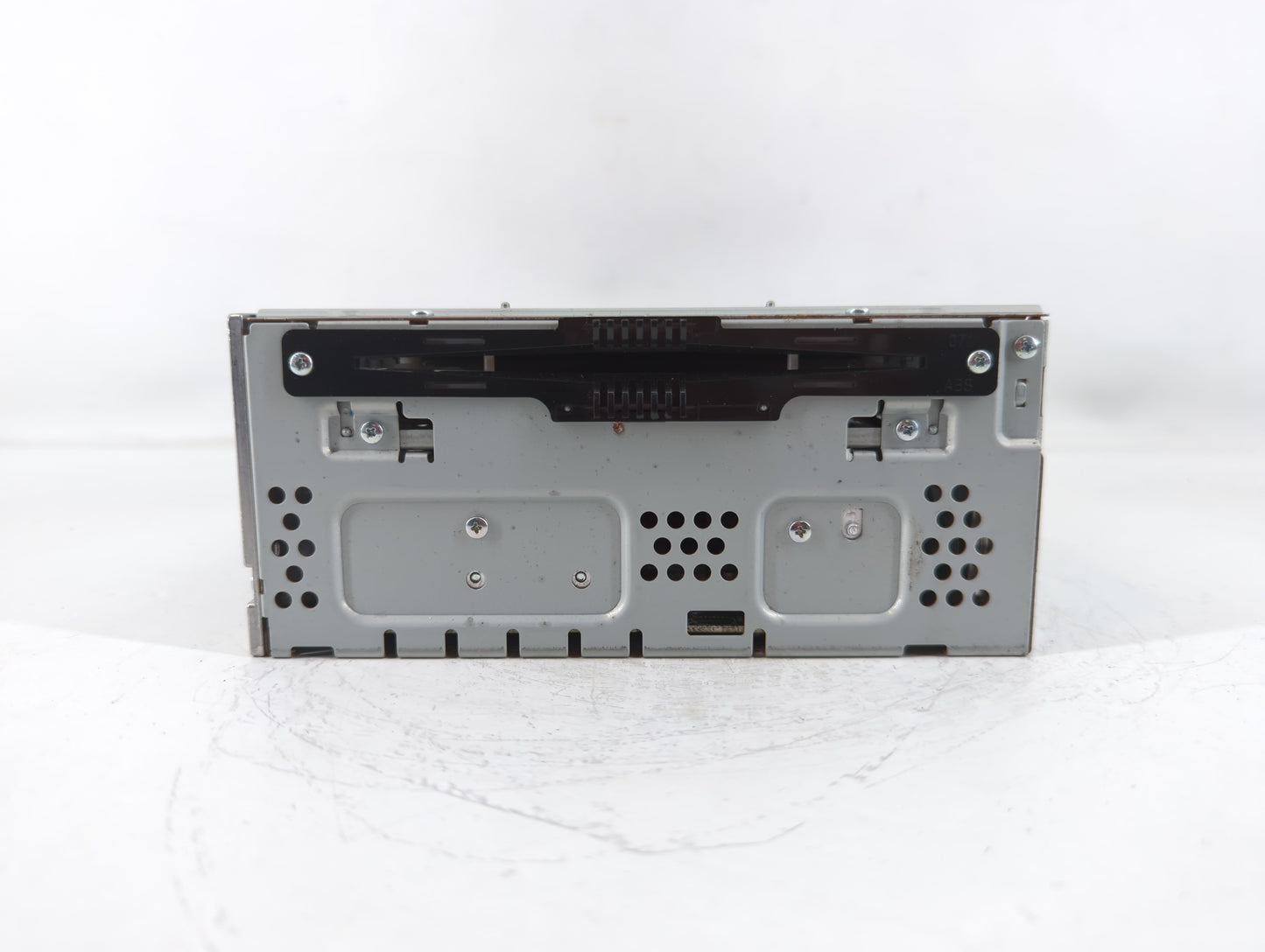 2014-2015 Lincoln Mkt Radio AM FM Cd Player Receiver Replacement P/N:CQ-FJ32E9UMD Fits Fits 2014 2015 OEM Used Auto Parts - Oemusedautoparts1.com