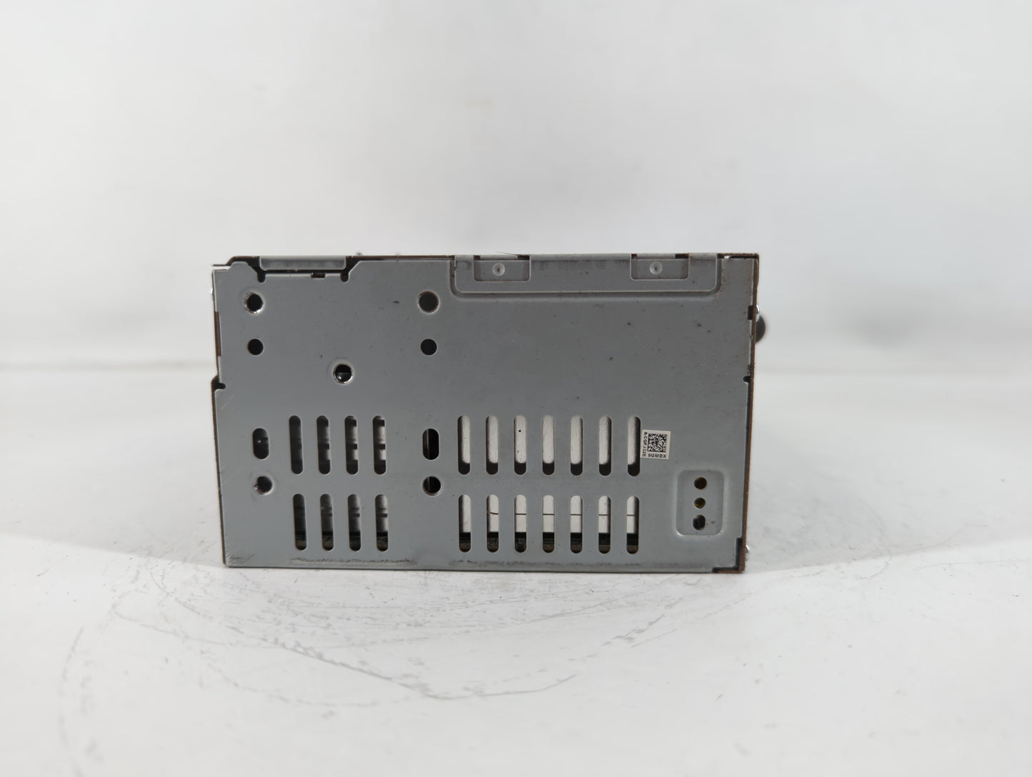 2014-2015 Lincoln Mkt Radio AM FM Cd Player Receiver Replacement P/N:CQ-FJ32E9UMD Fits Fits 2014 2015 OEM Used Auto Parts - Oemusedautoparts1.com