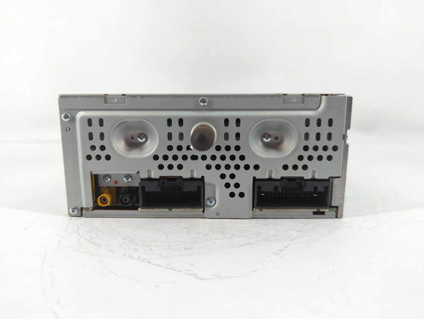 2014-2015 Lincoln Mkt Radio AM FM Cd Player Receiver Replacement P/N:CQ-FJ32E9UMD Fits Fits 2014 2015 OEM Used Auto Parts - Oemusedautoparts1.com