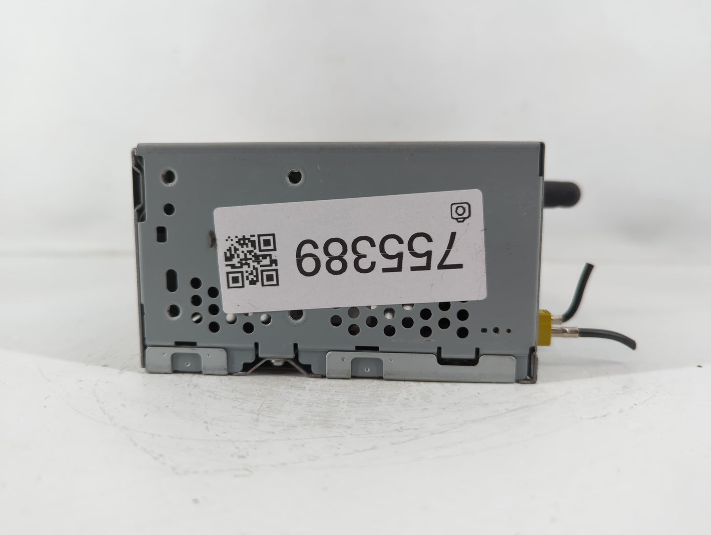 2015 Ford Explorer Radio AM FM Cd Player Receiver Replacement P/N:EB5T-19C107-HB Fits OEM Used Auto Parts - Oemusedautoparts1.com
