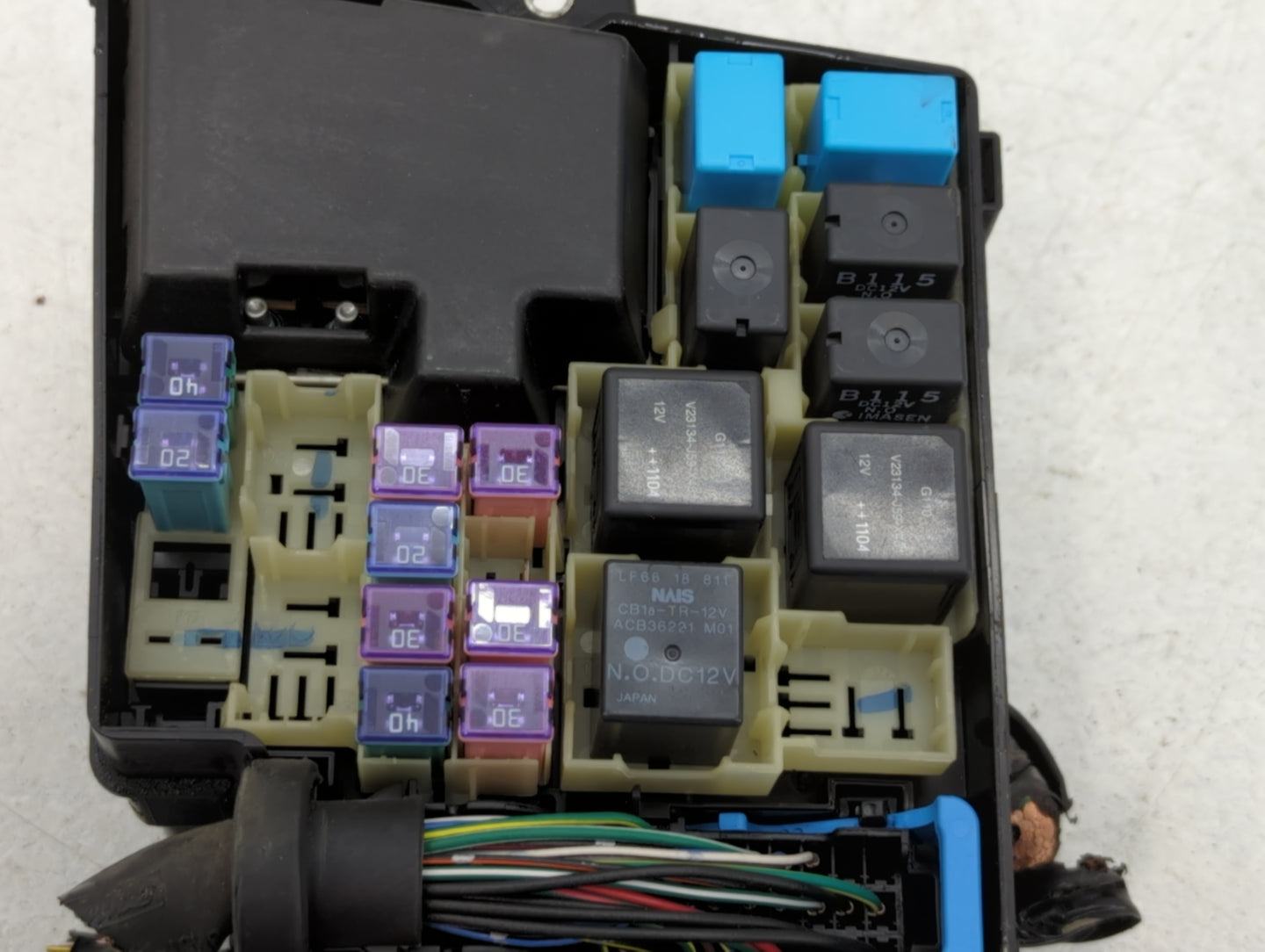 2010-2012 Mazda Cx-7 Fusebox Fuse Box Panel Relay Module P/N:PA6-GF10-GB20 EG21-66767 Fits Fits 2010 2011 2012 OEM Used Auto Parts - Oemusedautoparts1.com