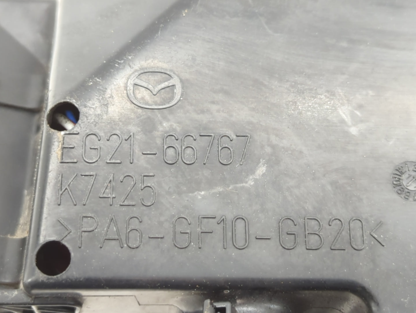2010-2012 Mazda Cx-7 Fusebox Fuse Box Panel Relay Module P/N:PA6-GF10-GB20 EG21-66767 Fits Fits 2010 2011 2012 OEM Used Auto Parts - Oemusedautoparts1.com