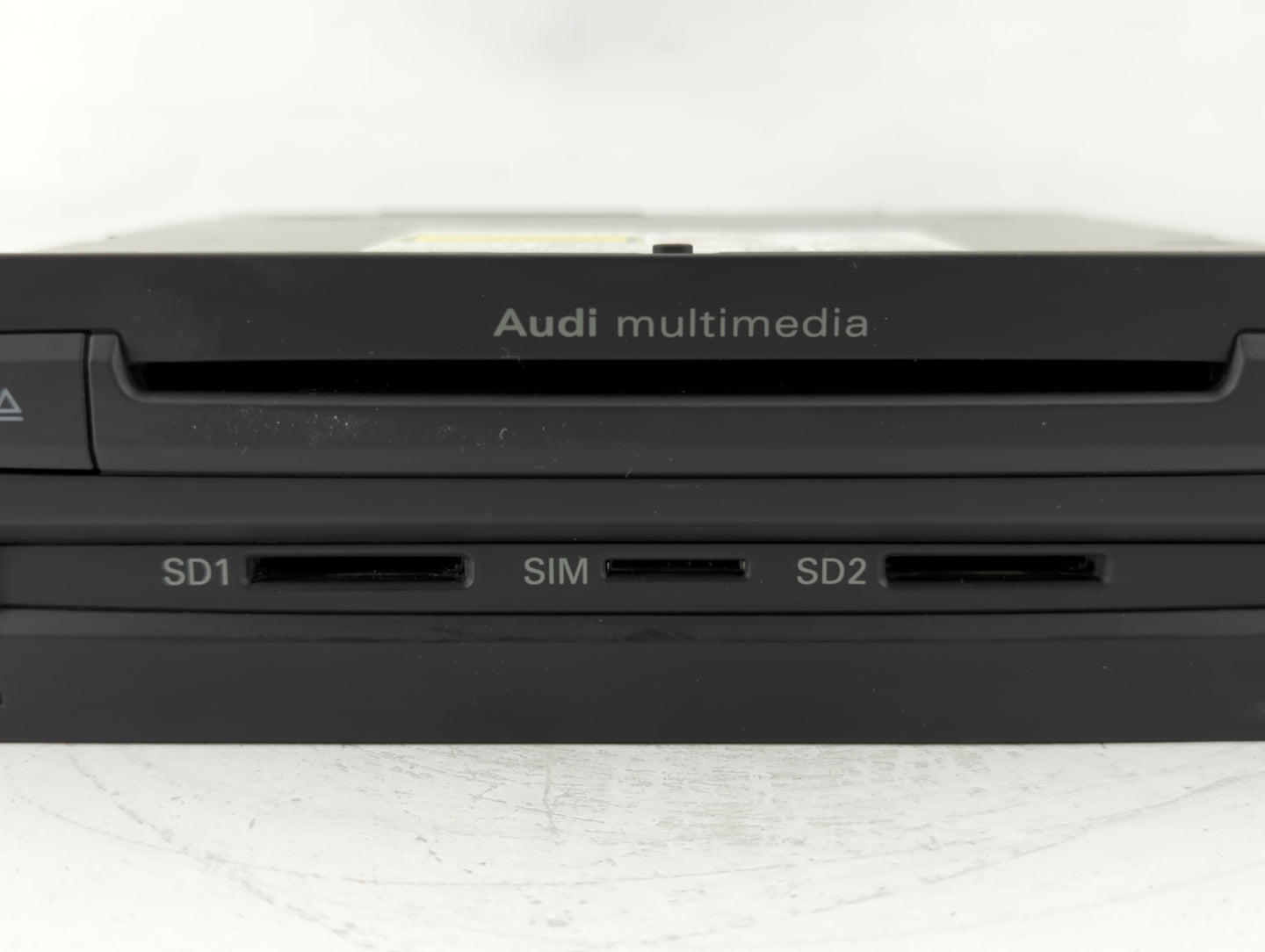 2011-2016 Audi A8 Radio AM FM Cd Player Receiver Replacement P/N:4H0 035 746 C Fits Fits 2011 2012 2013 2014 2015 2016 OEM Used Auto Parts - Oemusedautoparts1.com