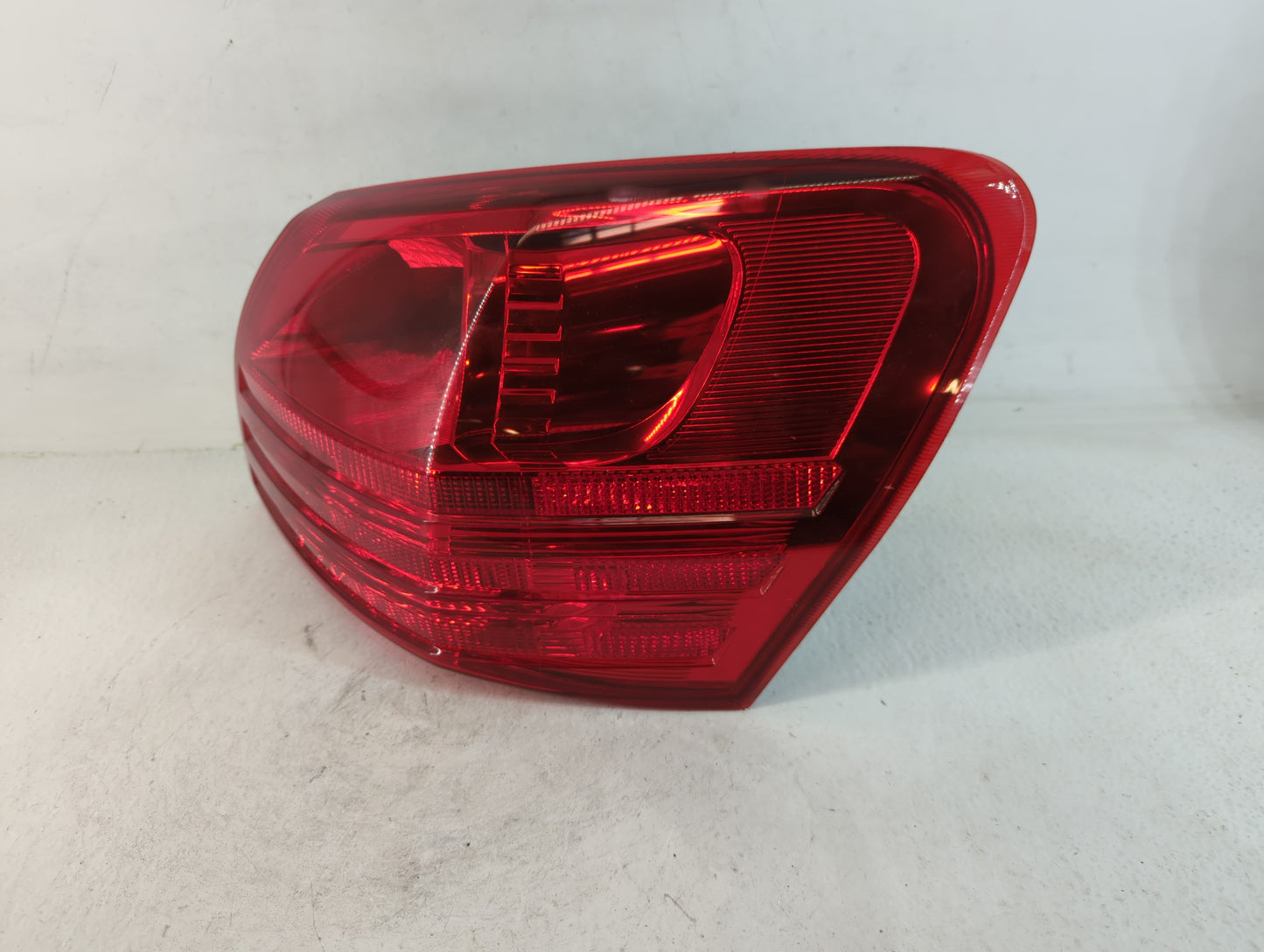 2008-2015 Nissan Rogue Tail Light Assembly Passenger Right OEM Fits Fits 2008 2009 2010 2011 2012 2013 2014 2015 OEM Used Auto Parts - Oemusedautoparts1.com