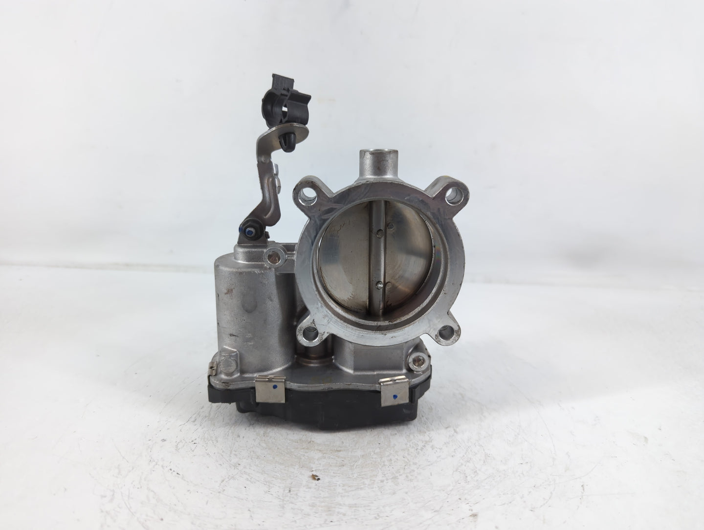 2017-2022 Jeep Compass Throttle Body P/N:04891970AD Fits Fits 2014 2015 2016 2017 2018 2019 2020 2021 2022 OEM Used Auto Parts - Oemusedautoparts1.com