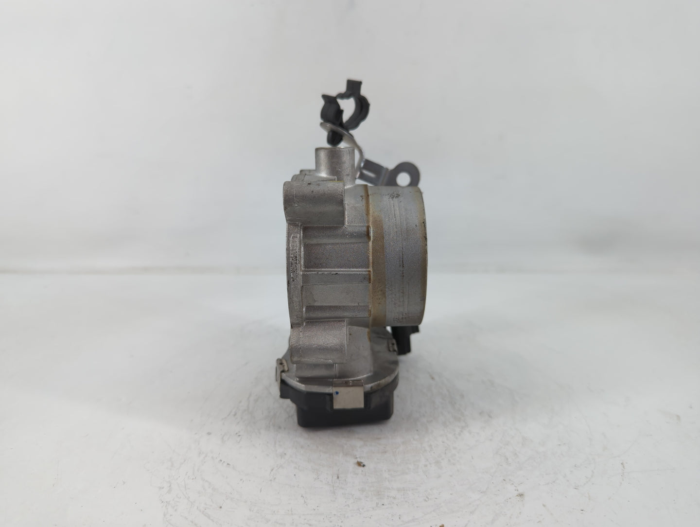 2017-2022 Jeep Compass Throttle Body P/N:04891970AD Fits Fits 2014 2015 2016 2017 2018 2019 2020 2021 2022 OEM Used Auto Parts - Oemusedautoparts1.com