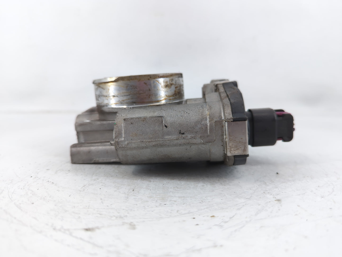 2008-2011 Buick Enclave Throttle Body P/N:7494C 995AA Fits Fits 2007 2008 2009 2010 2011 OEM Used Auto Parts - Oemusedautoparts1.com