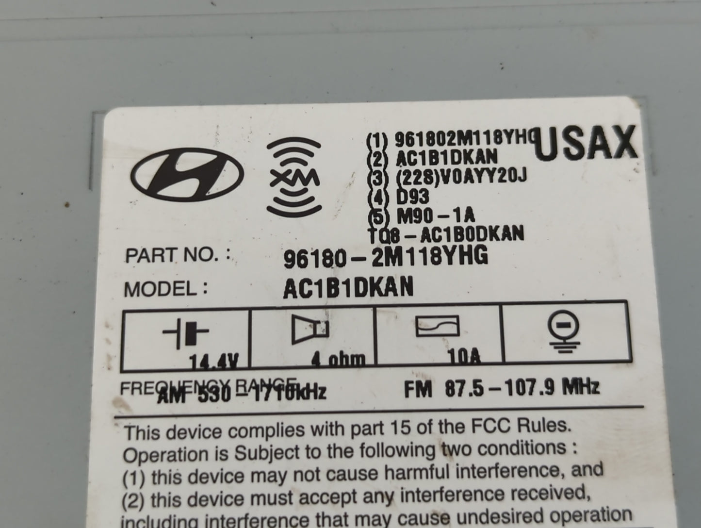 2014-2015 Hyundai Genesis Radio AM FM Cd Player Receiver Replacement P/N:96180-2M118YHG Fits Fits 2014 2015 OEM Used Auto Parts - Oemusedautoparts1.com