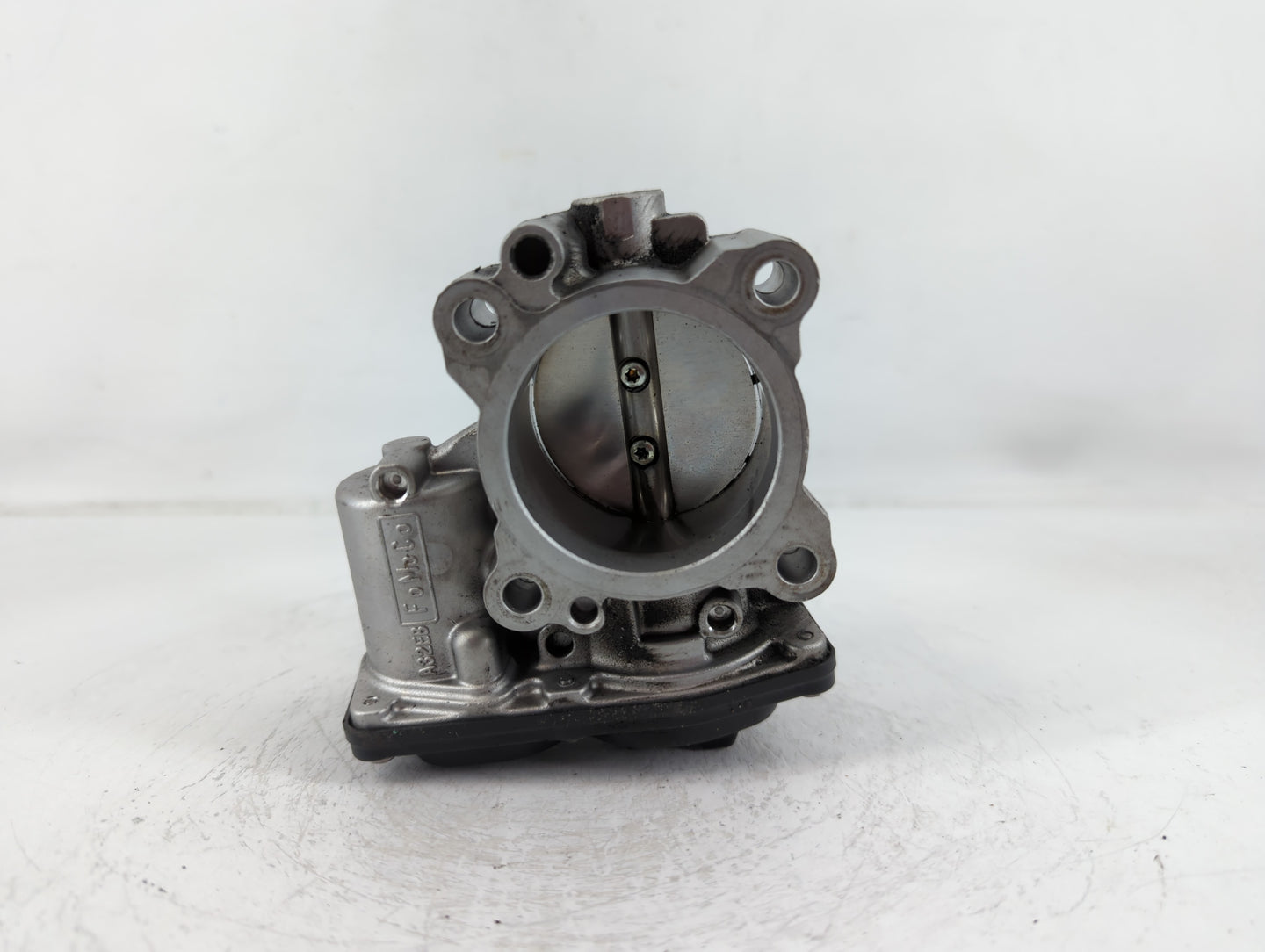 2014-2020 Ford Fusion Throttle Body P/N:B15 345 4432 Fits Fits 2014 2015 2016 2017 2018 2019 2020 OEM Used Auto Parts - Oemusedautoparts1.com