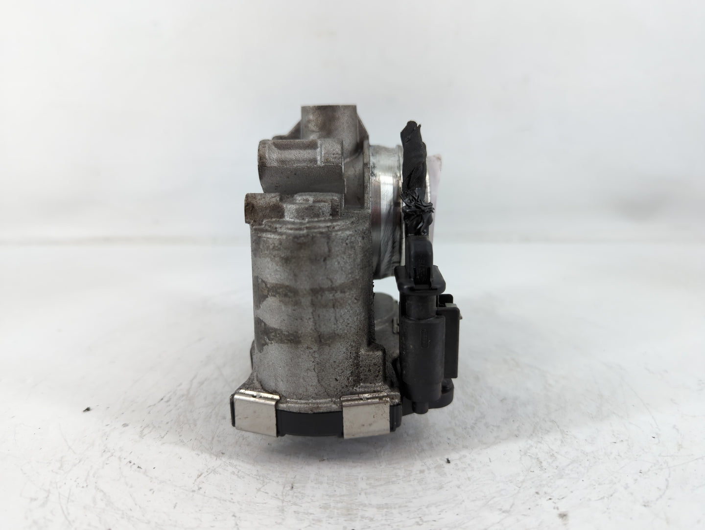 2016-2021 Chevrolet Malibu Throttle Body P/N:12671370AA Fits Fits 2016 2017 2018 2019 2020 2021 2022 OEM Used Auto Parts - Oemusedautoparts1.com