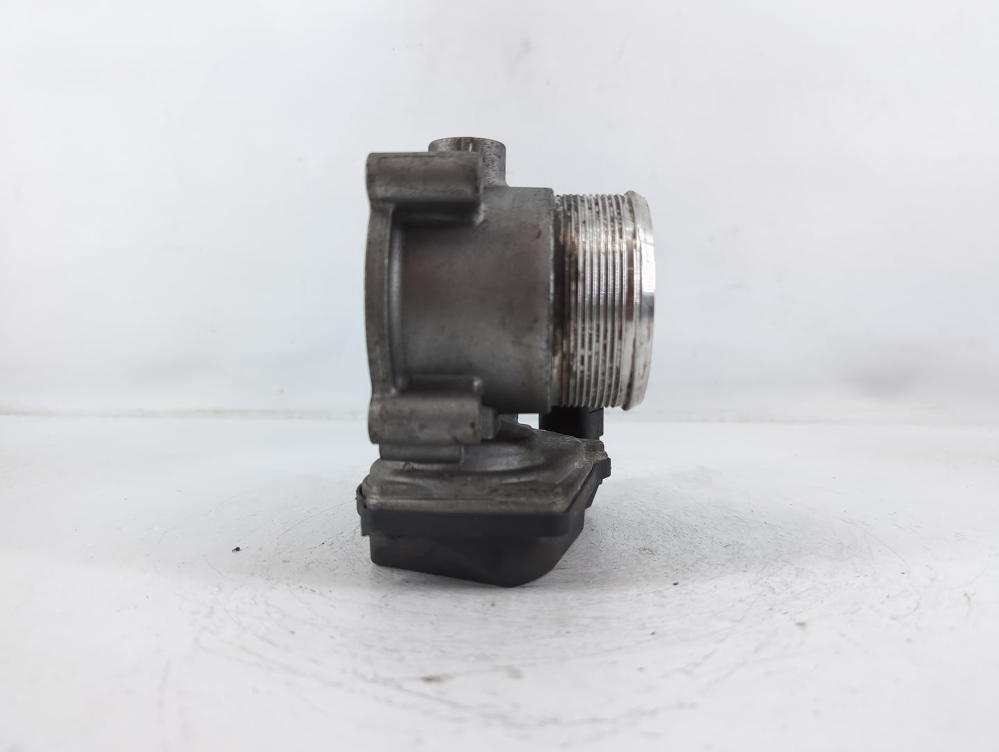 2007-2016 Volkswagen Eos Throttle Body P/N:06F 133 062 Q Fits OEM Used Auto Parts - Oemusedautoparts1.com