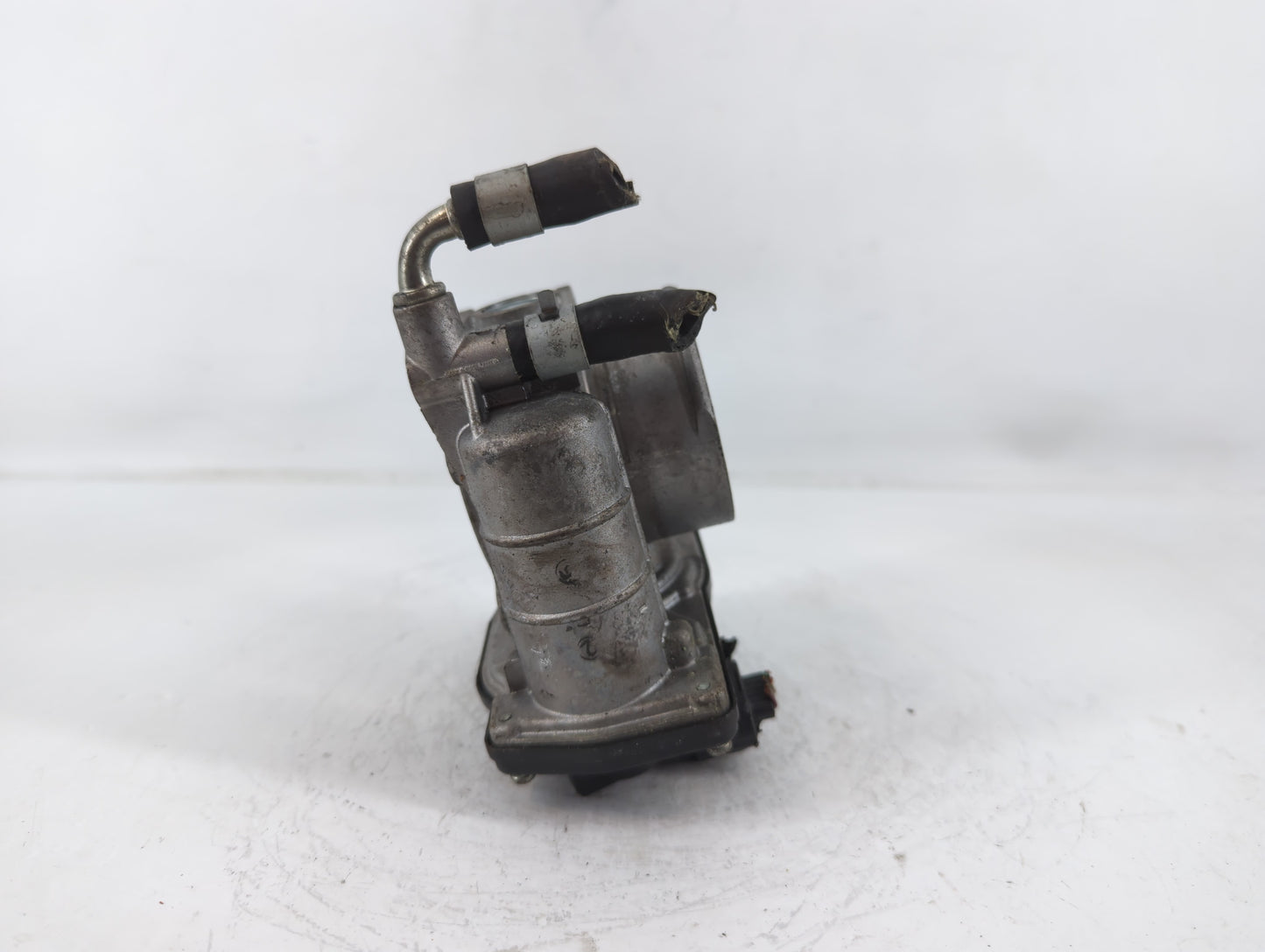 2014-2017 Infiniti Qx50 Throttle Body P/N:K 5Y04 526-01 Fits OEM Used Auto Parts - Oemusedautoparts1.com