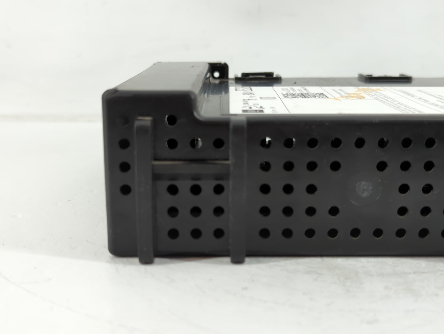 2017-2018 Chevrolet Silverado 1500 Radio AM FM Cd Player Receiver Replacement P/N:84102328 Fits Fits 2017 2018 2019 OEM Used Auto Parts - Oemusedautoparts1.com