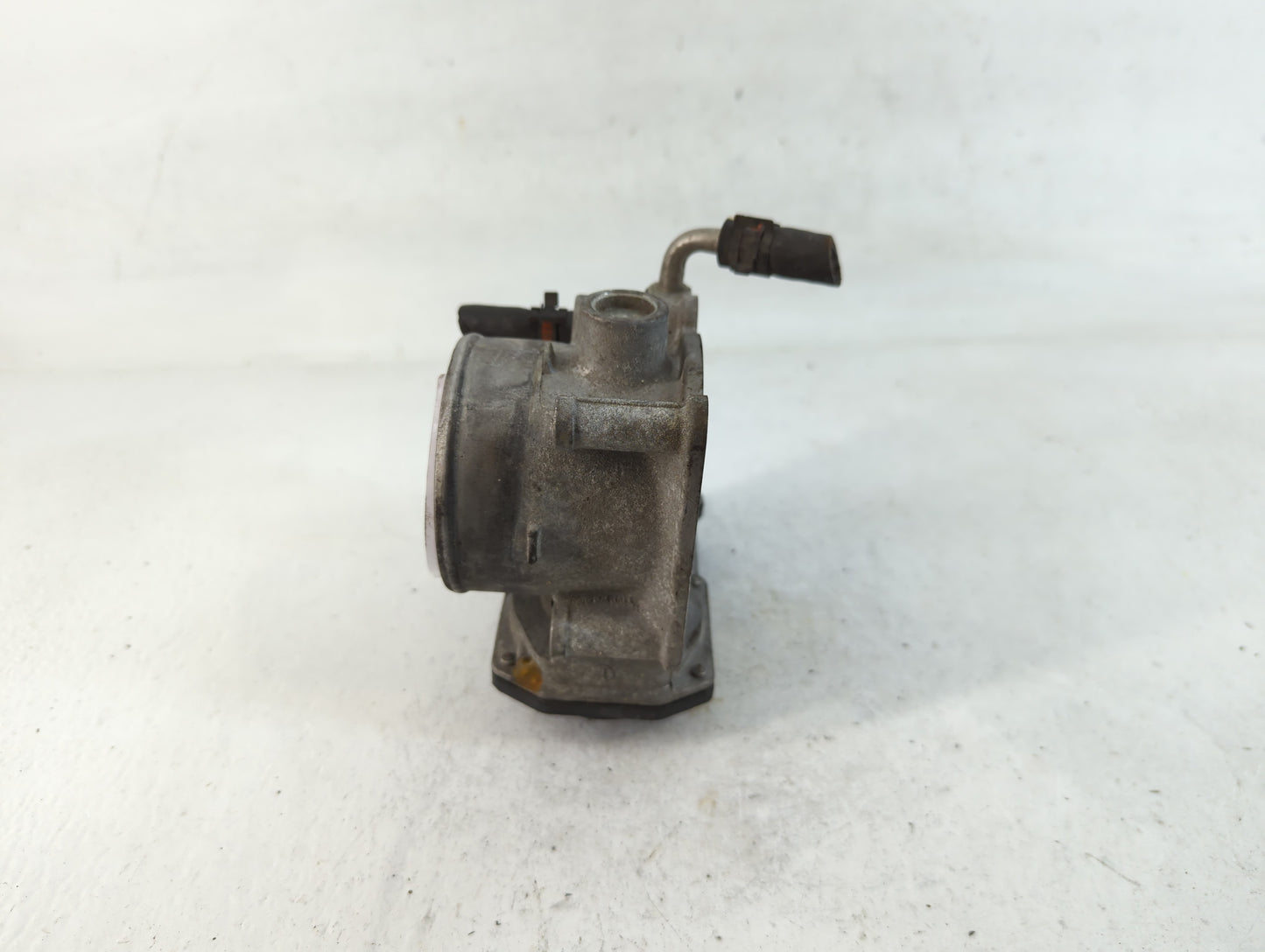 2006 Lexus Gs300 Throttle Body P/N:22030-31020 Fits Fits 2007 2008 2009 2010 2011 2012 2013 2014 2015 OEM Used Auto Parts - Oemusedautoparts1.com