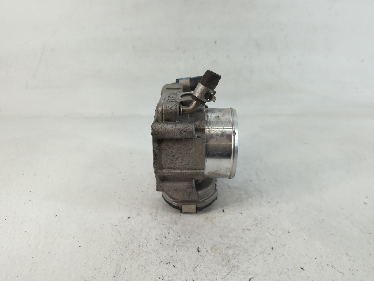 2016-2020 Kia Sorento Throttle Body P/N:35100-2G600 Fits Fits 2015 2016 2017 2018 2019 2020 2021 OEM Used Auto Parts - Oemusedautoparts1.com