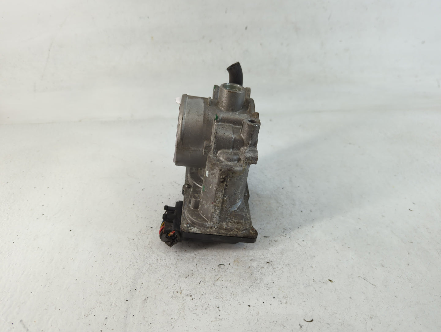 2011-2020 Hyundai Elantra Throttle Body P/N:35100-2E710 Fits Fits 2011 2012 2013 2014 2015 2016 2017 2018 2019 2020 2021 OEM Used Auto Parts - Oemusedautoparts1.com