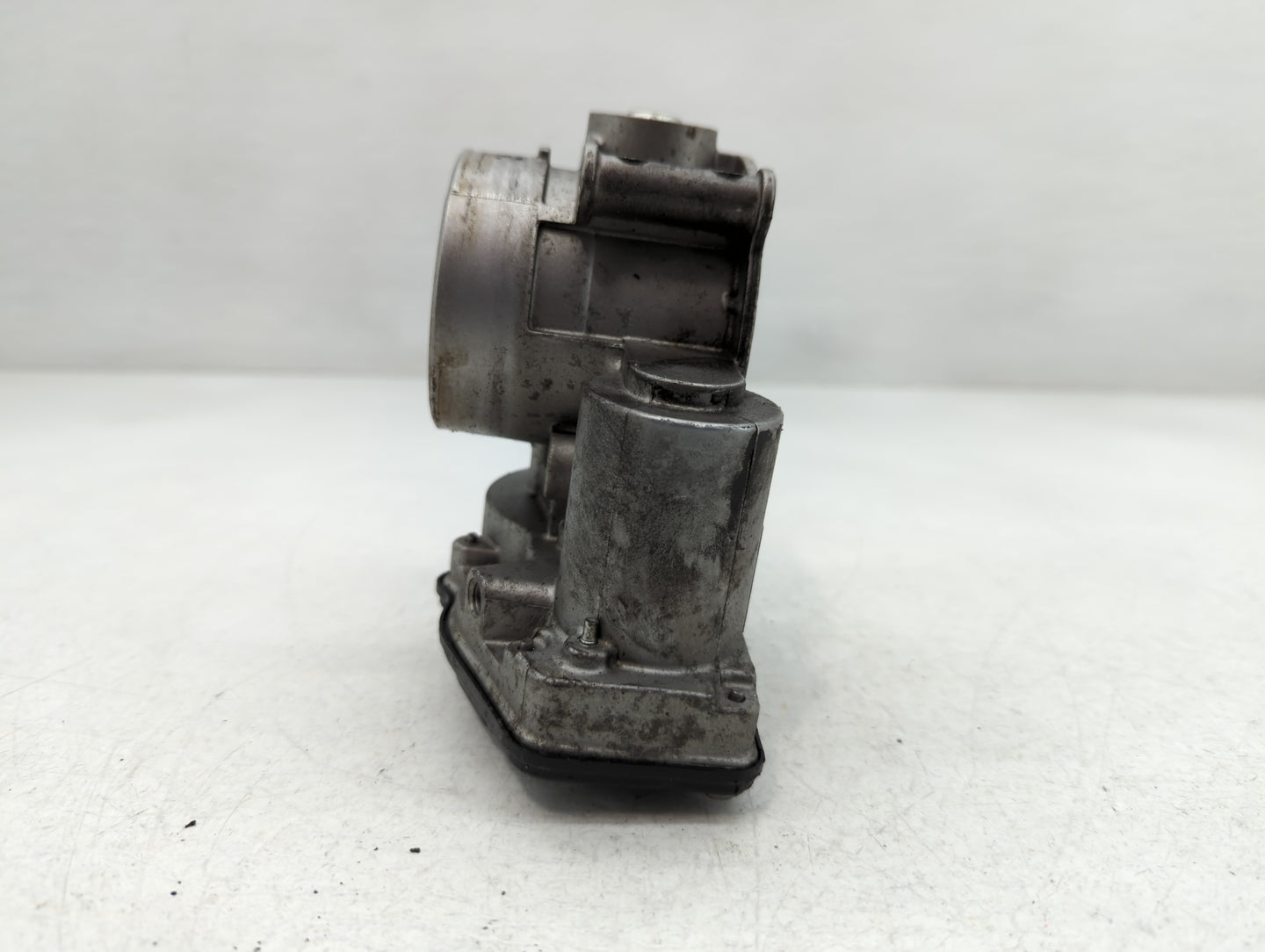 2013-2020 Ford Fusion Throttle Body P/N:DS7E-9F991-AF Fits Fits 2013 2014 2015 2016 2017 2018 2019 2020 2021 2022 OEM Used Auto Parts - Oemusedautoparts1.com
