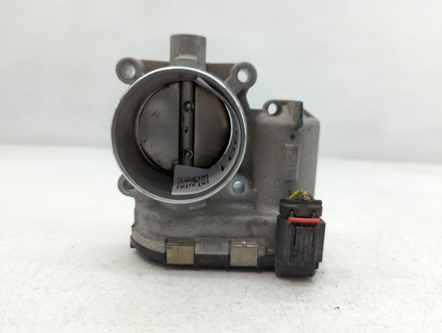 2014-2018 Ford Focus Throttle Body P/N:DS7E-9F991-BB Fits Fits 2014 2015 2016 2017 2018 2019 2020 2021 2022 OEM Used Auto Parts - Oemusedautoparts1.com
