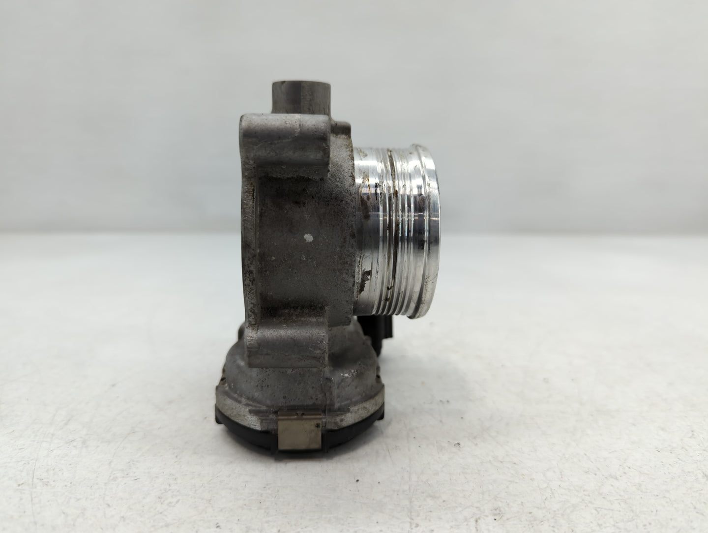 2014-2018 Ford Focus Throttle Body P/N:DS7E-9F991-BB Fits Fits 2014 2015 2016 2017 2018 2019 2020 2021 2022 OEM Used Auto Parts - Oemusedautoparts1.com