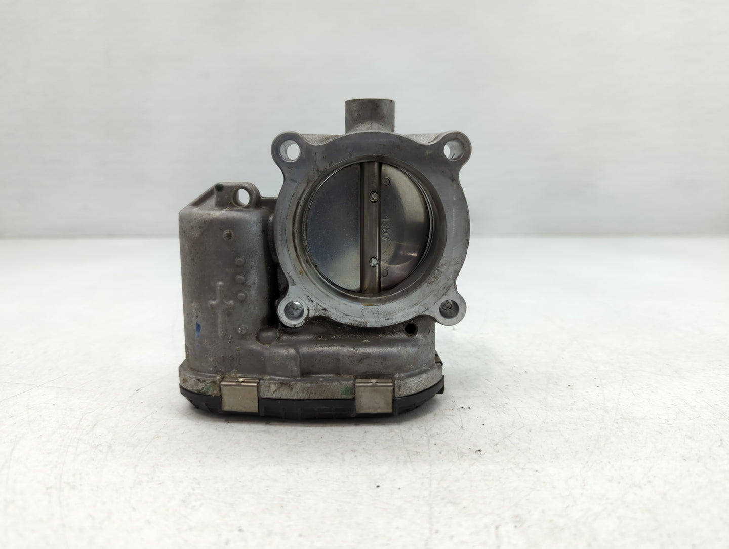 2014-2018 Ford Focus Throttle Body P/N:DS7E-9F991-BB Fits Fits 2014 2015 2016 2017 2018 2019 2020 2021 2022 OEM Used Auto Parts - Oemusedautoparts1.com