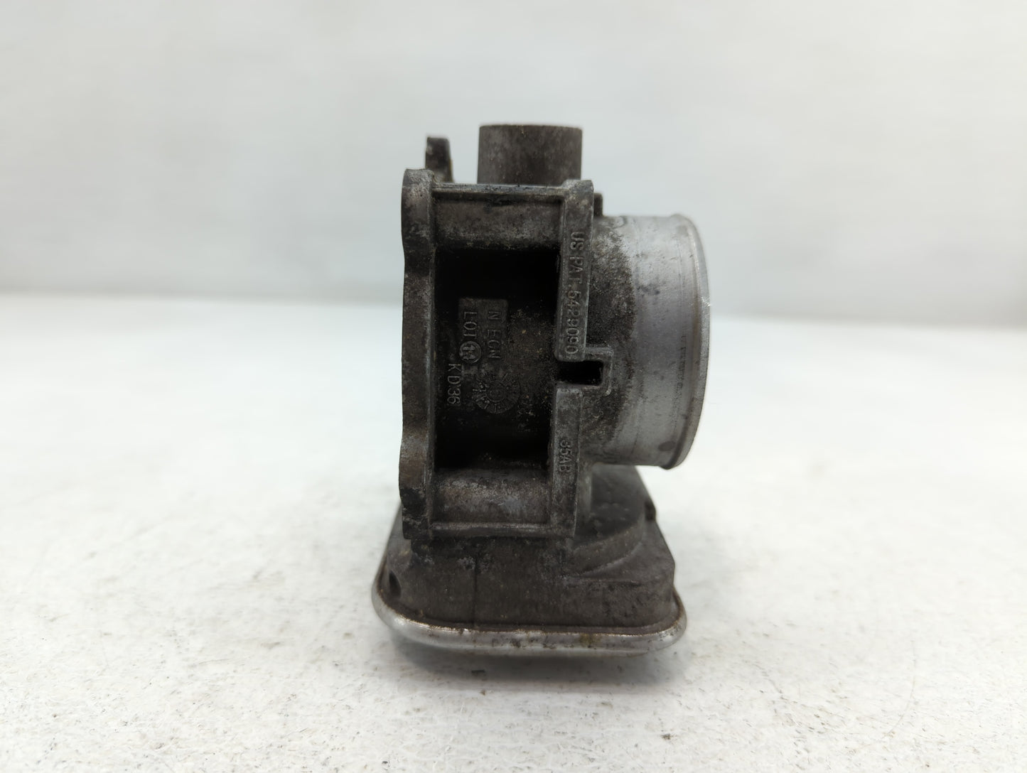 2017 Jeep Compass Throttle Body P/N:35AB 5429090 Fits Fits 2007 2008 2009 2010 2011 2012 2013 2014 2015 2016 2018 OEM Used Auto Parts - Oemusedautoparts1.com
