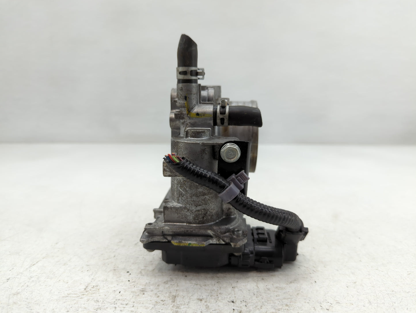 2016-2022 Honda Civic Throttle Body P/N:515560 M191220, GMH1A Fits Fits 2016 2017 2018 2019 2020 2021 2022 OEM Used Auto Parts - Oemusedautoparts1.com
