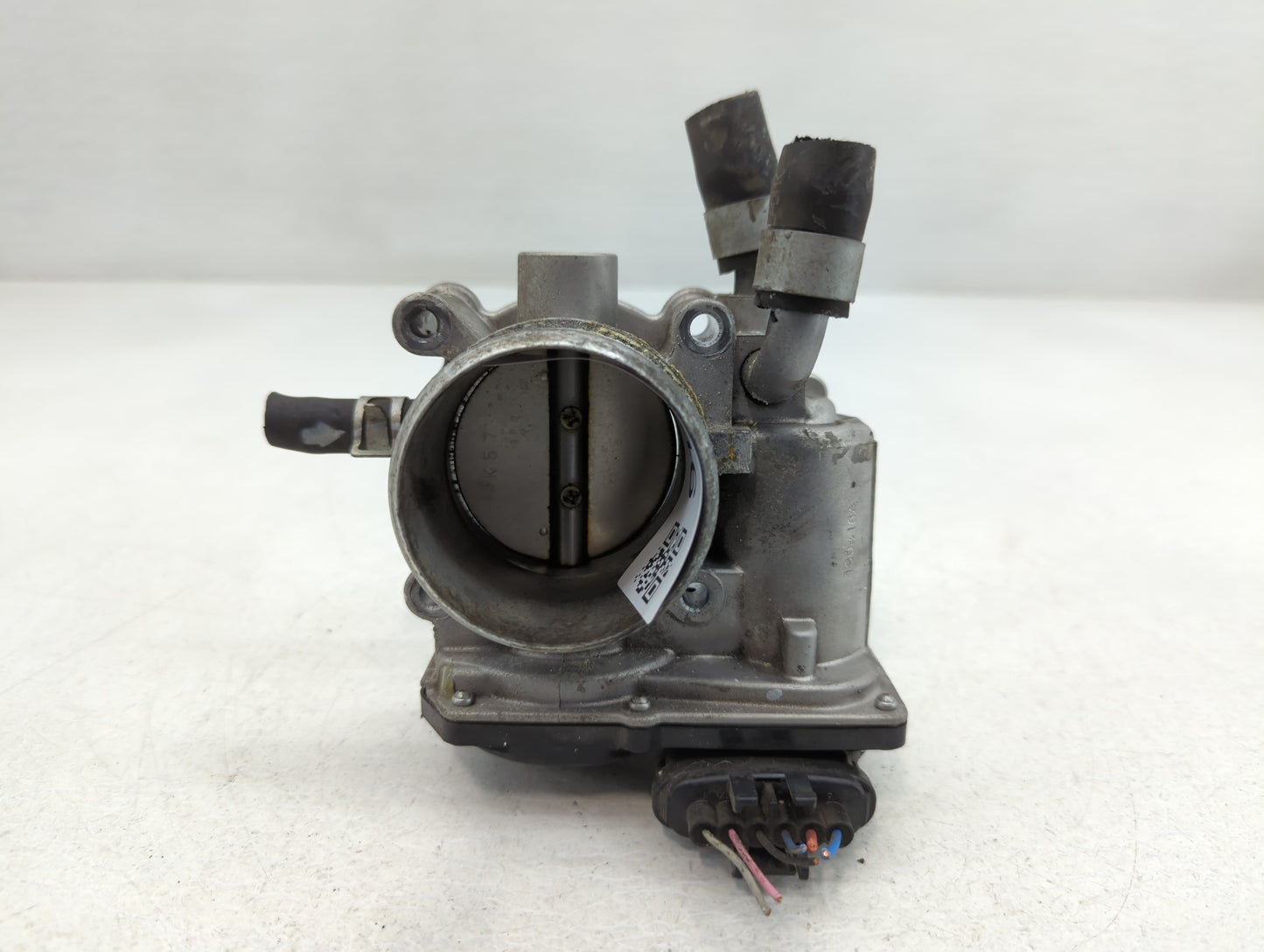 2016-2018 Hyundai Tucson Throttle Body P/N:35100-2B340 Fits Fits 2015 2016 2017 2018 2019 2020 2021 2022 OEM Used Auto Parts - Oemusedautoparts1.com