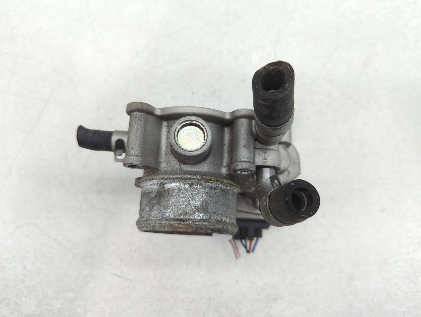 2016-2018 Hyundai Tucson Throttle Body P/N:35100-2B340 Fits Fits 2015 2016 2017 2018 2019 2020 2021 2022 OEM Used Auto Parts - Oemusedautoparts1.com