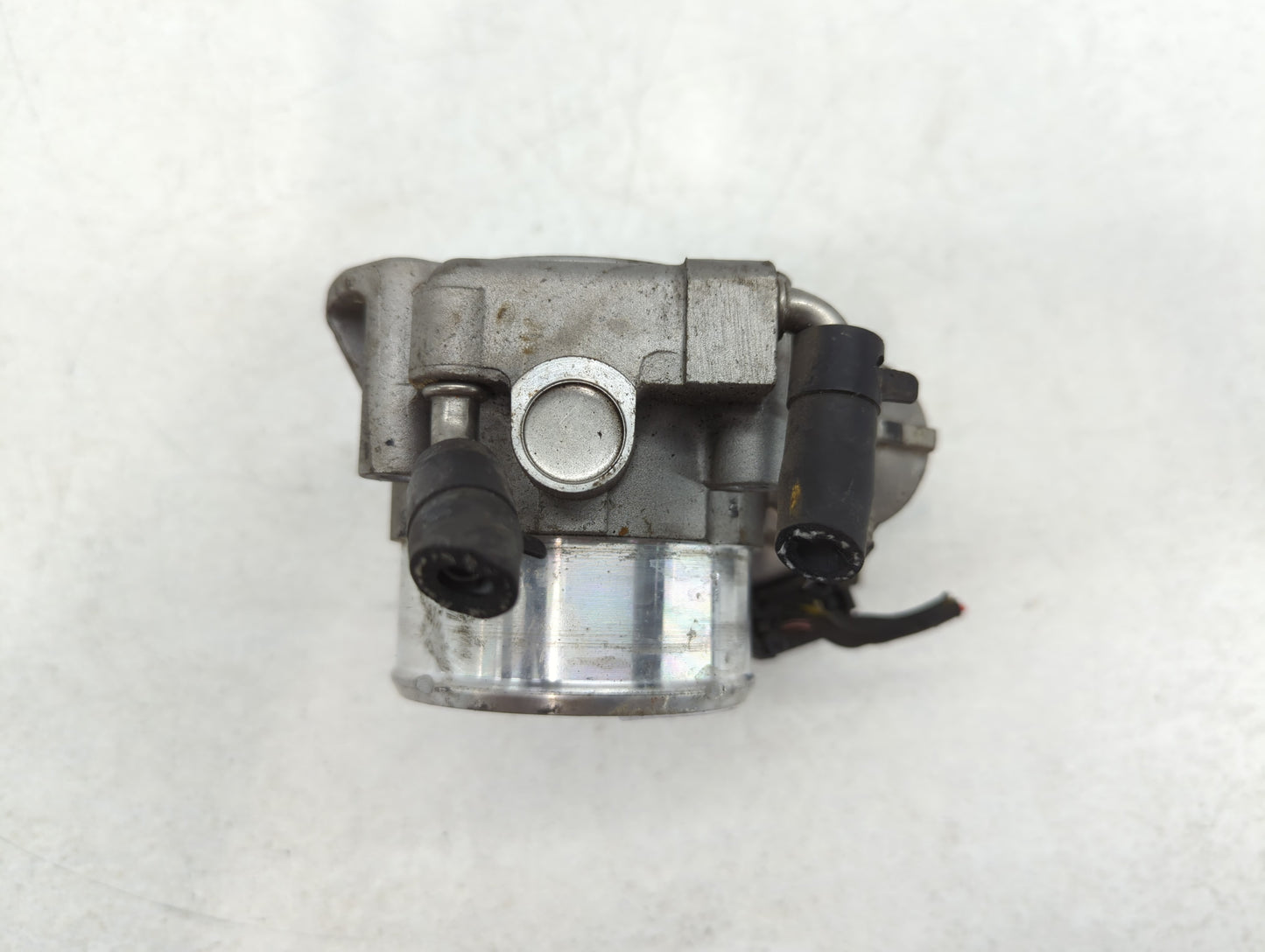2011-2015 Kia Optima Throttle Body P/N:35100-2G700 Fits Fits 2011 2012 2013 2014 2015 2016 OEM Used Auto Parts - Oemusedautoparts1.com
