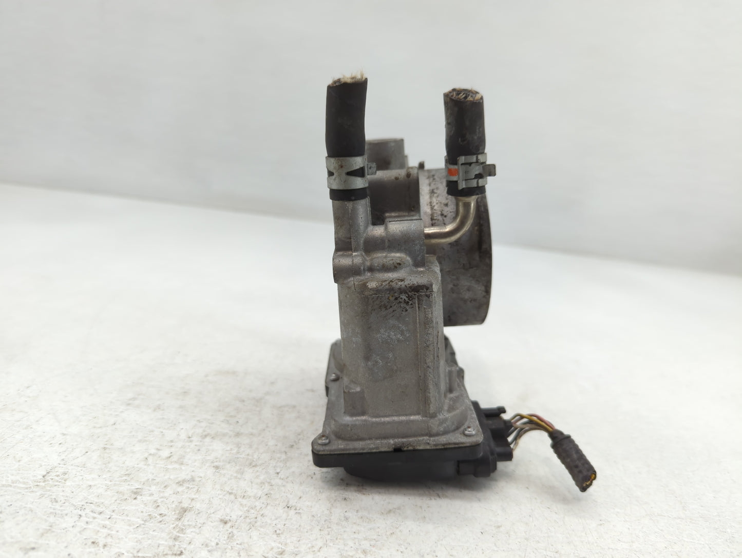 2007-2016 Toyota Sienna Throttle Body P/N:22030-0P050 Fits OEM Used Auto Parts - Oemusedautoparts1.com