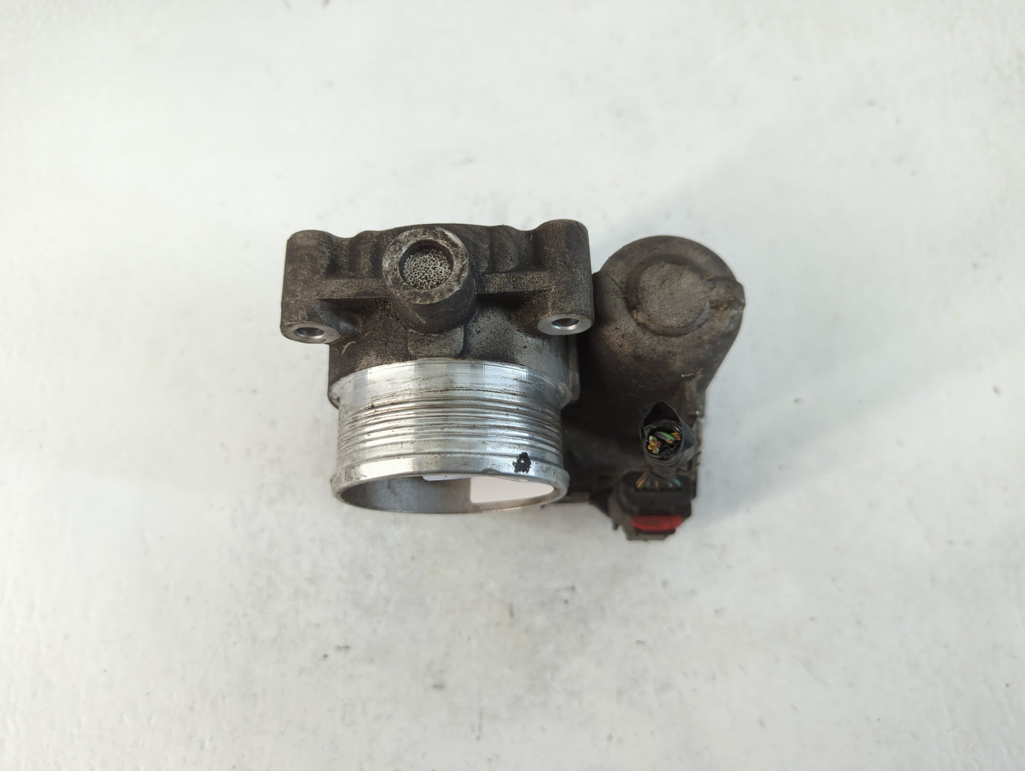 2012-2013 Ford Focus Throttle Body P/N:CM5E 9F991 AD Fits Fits 2012 2013 2014 2015 2016 2017 OEM Used Auto Parts - Oemusedautoparts1.com