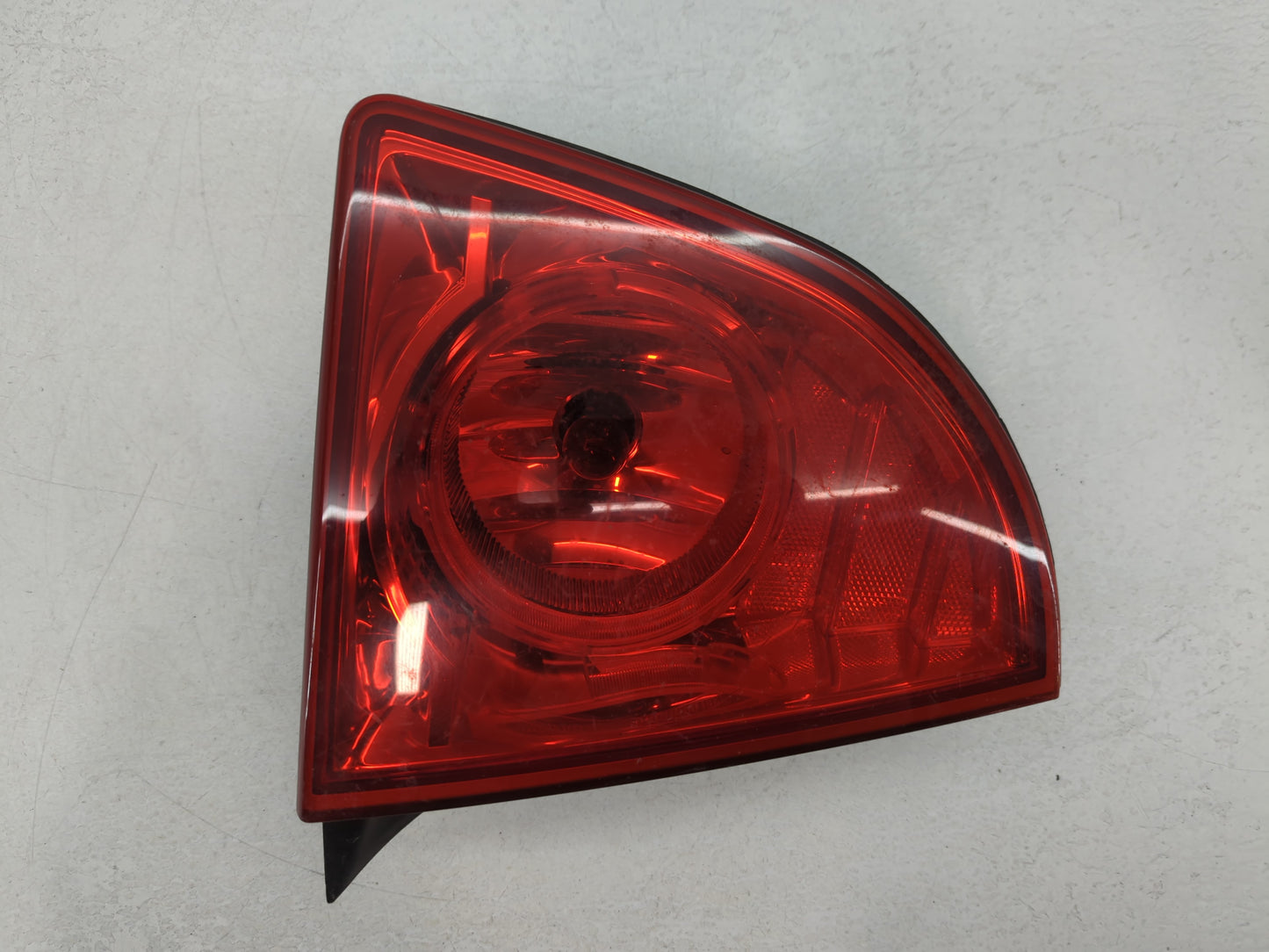 2008-2012 Chevrolet Malibu Tail Light Assembly Driver Left OEM P/N:20914363 Fits Fits 2008 2009 2010 2011 2012 OEM Used Auto Parts - Oemusedautoparts1.com