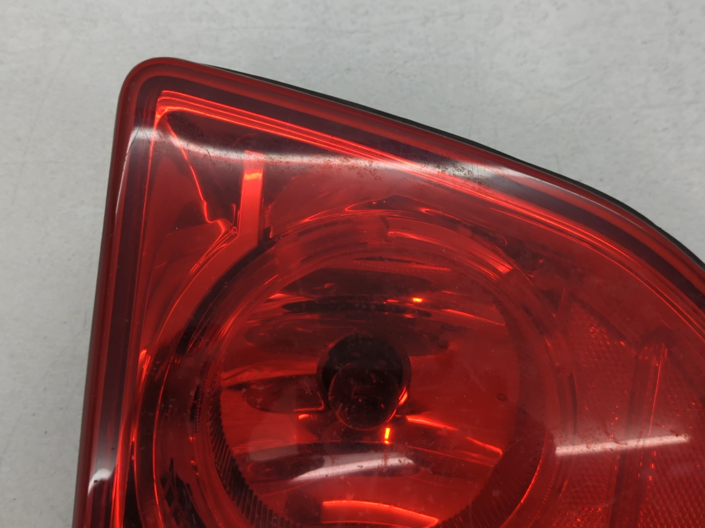 2008-2012 Chevrolet Malibu Tail Light Assembly Driver Left OEM P/N:20914363 Fits Fits 2008 2009 2010 2011 2012 OEM Used Auto Parts - Oemusedautoparts1.com
