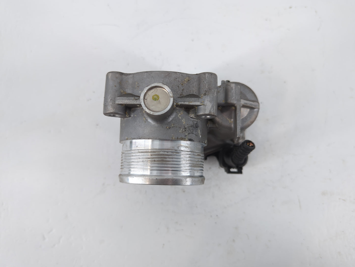 2014-2017 Volkswagen Passat Throttle Body P/N:06K 133 062 AA Fits Fits 2014 2015 2016 2017 OEM Used Auto Parts - Oemusedautoparts1.com