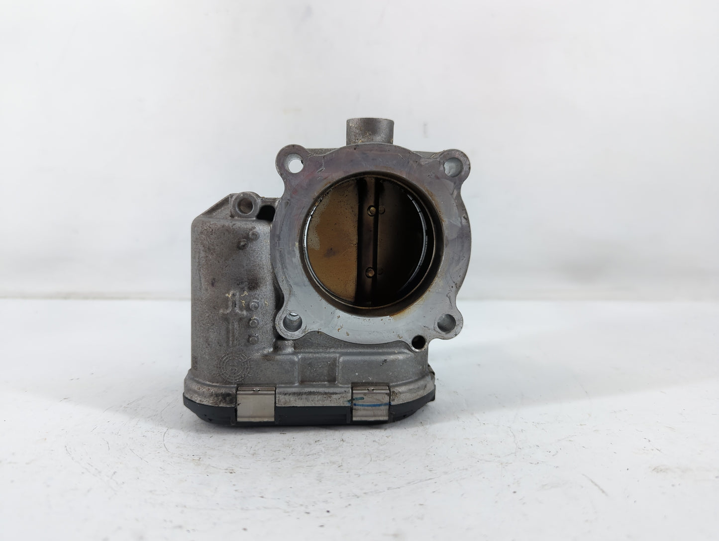 2014-2017 Volkswagen Passat Throttle Body P/N:06K 133 062 AA Fits Fits 2014 2015 2016 2017 OEM Used Auto Parts - Oemusedautoparts1.com