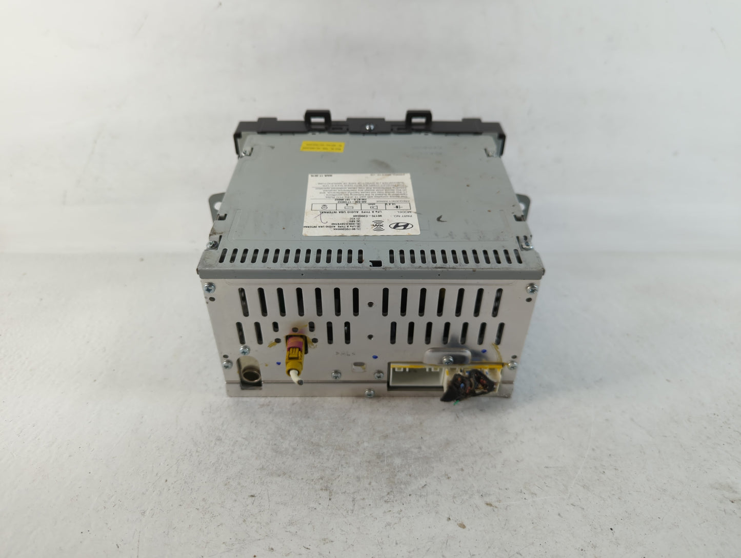 2015 Hyundai Sonata Radio AM FM Cd Player Receiver Replacement P/N:96170-C20004X 96180-C20004X Fits OEM Used Auto Parts - Oemusedautoparts1.com