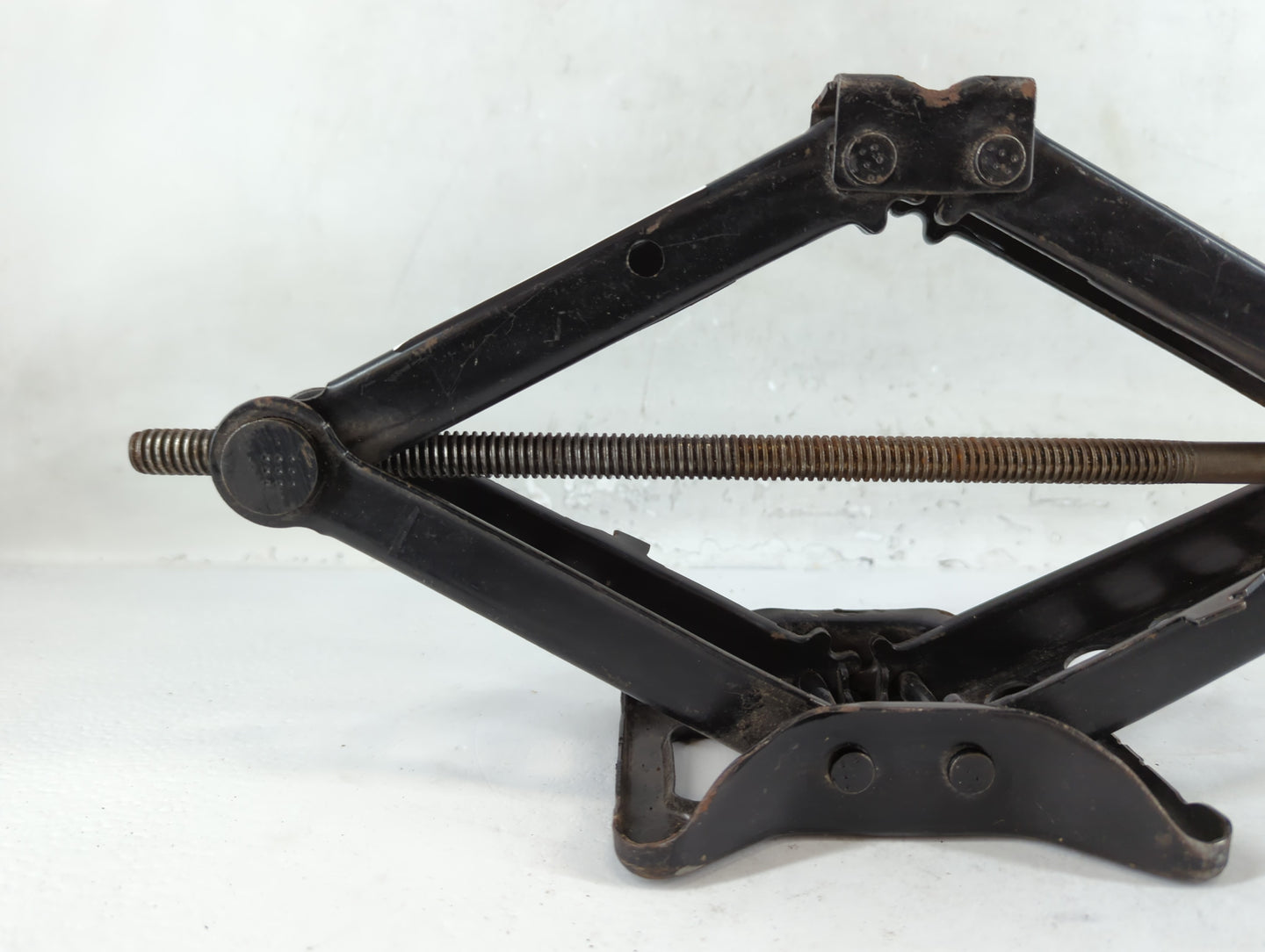 2005 Chrysler 300 Spare Scissor Car Jack - Oemusedautoparts1.com