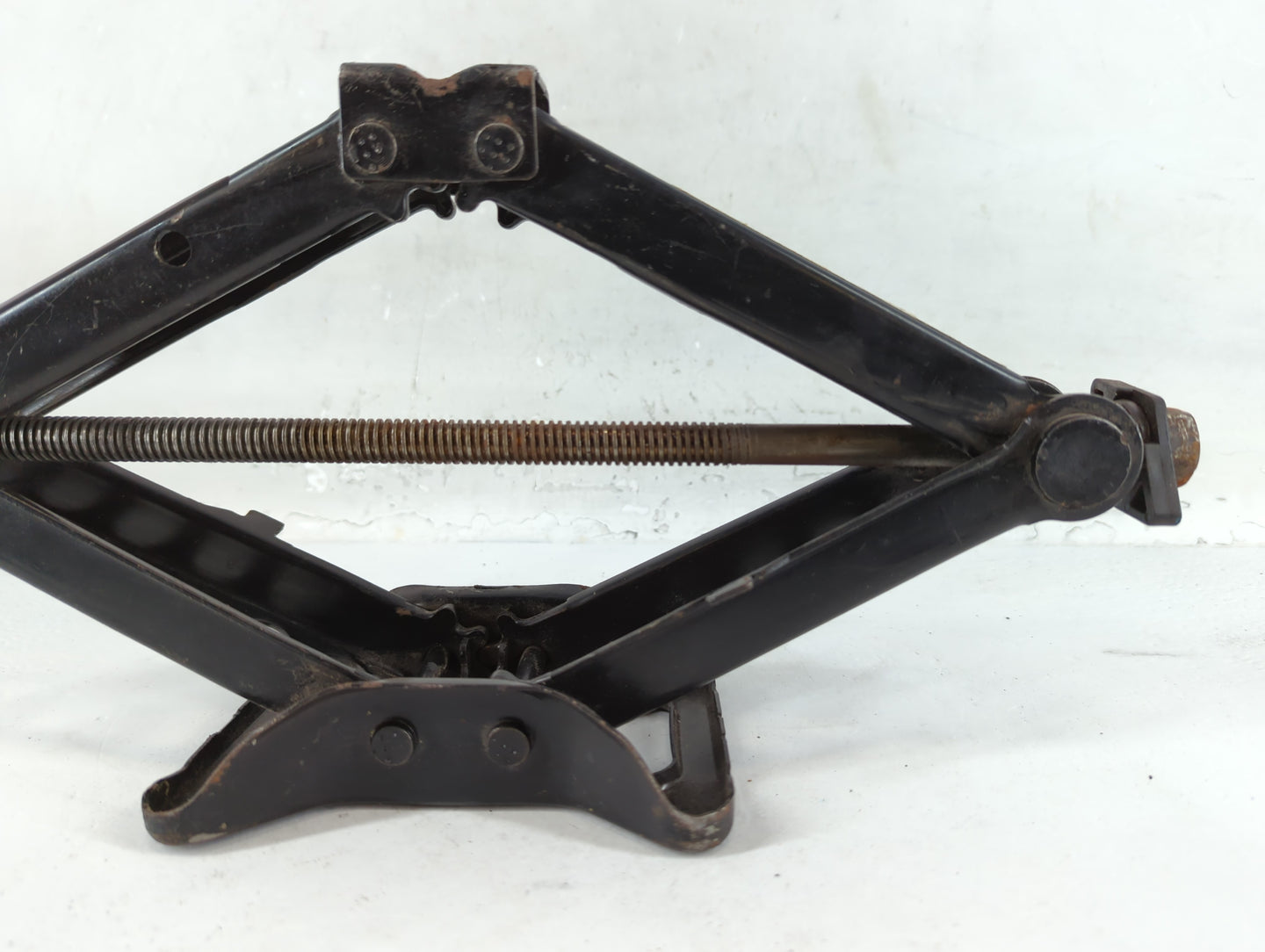 2005 Chrysler 300 Spare Scissor Car Jack - Oemusedautoparts1.com