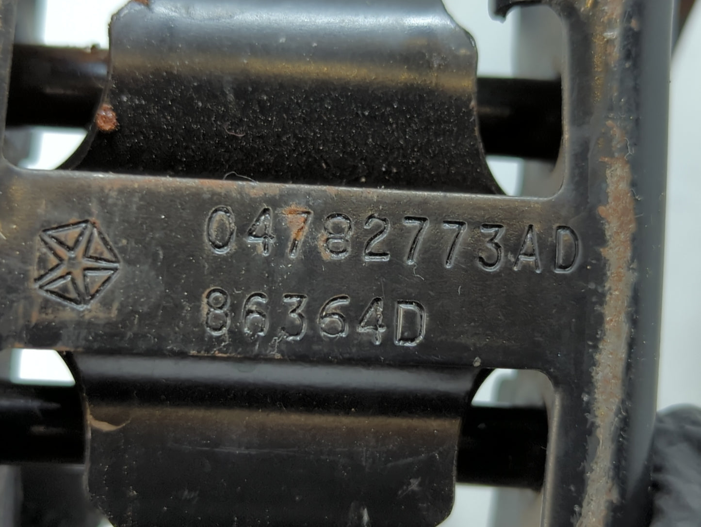 2005 Chrysler 300 Spare Scissor Car Jack - Oemusedautoparts1.com
