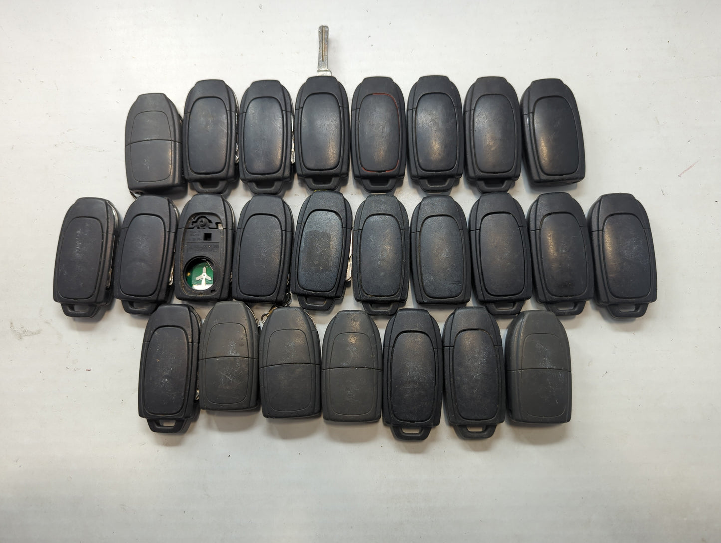 Lot of 25 Volvo Keyless Entry Remote Fob LQNP2T-APU - Oemusedautoparts1.com