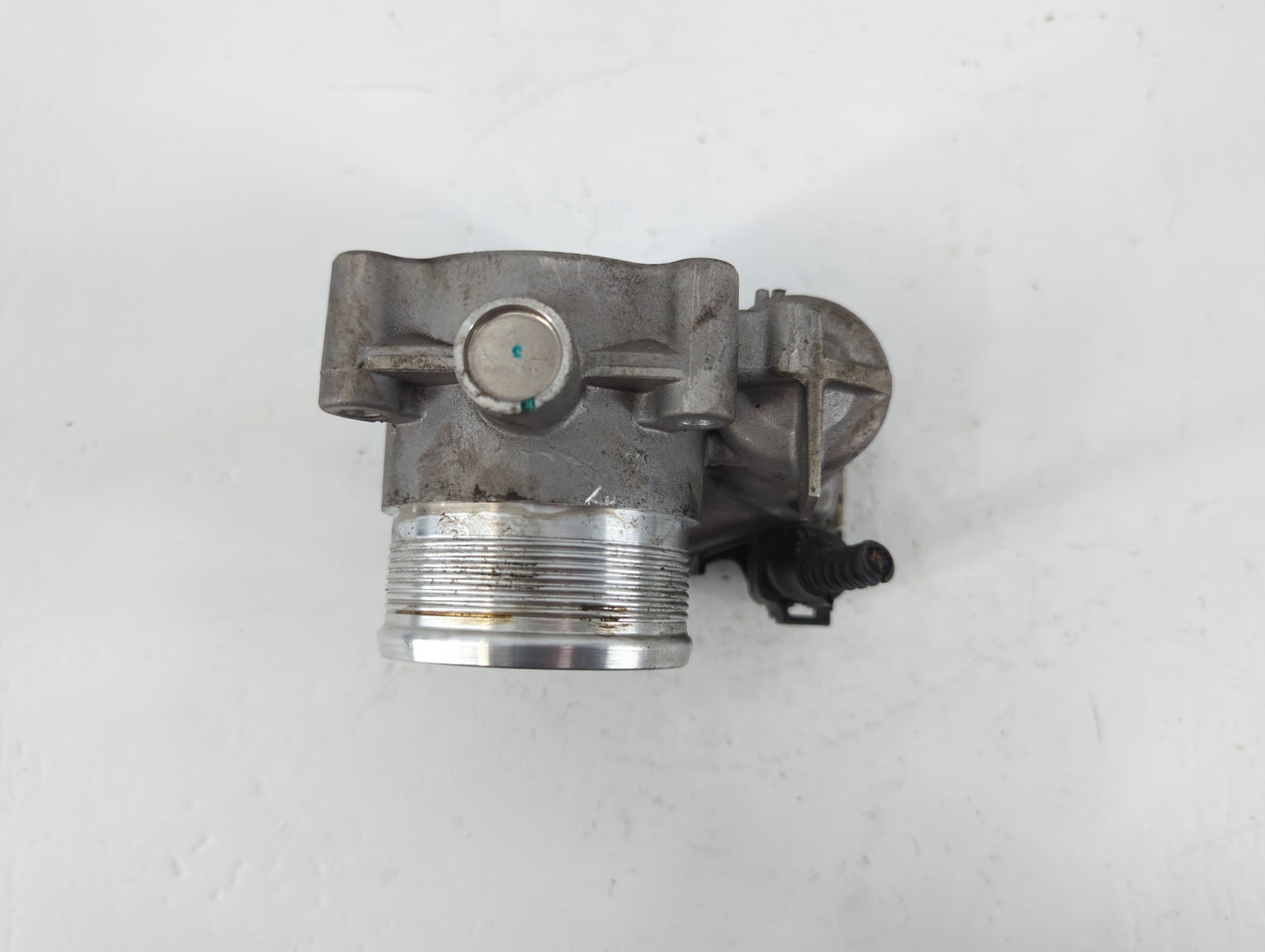 2014-2017 Volkswagen Passat Throttle Body P/N:06K 133 062 E Fits Fits 2014 2015 2016 2017 OEM Used Auto Parts - Oemusedautoparts1.com