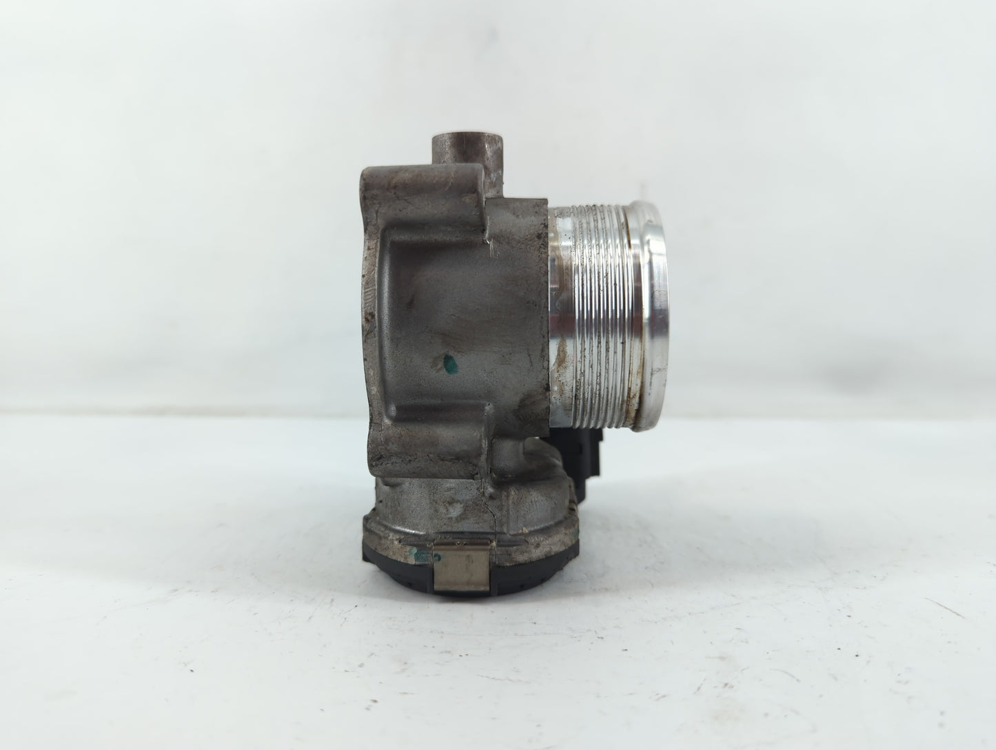 2014-2017 Volkswagen Passat Throttle Body P/N:06K 133 062 E Fits Fits 2014 2015 2016 2017 OEM Used Auto Parts - Oemusedautoparts1.com