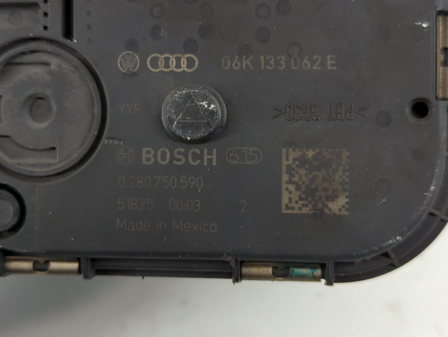 2014-2017 Volkswagen Passat Throttle Body P/N:06K 133 062 E Fits Fits 2014 2015 2016 2017 OEM Used Auto Parts - Oemusedautoparts1.com