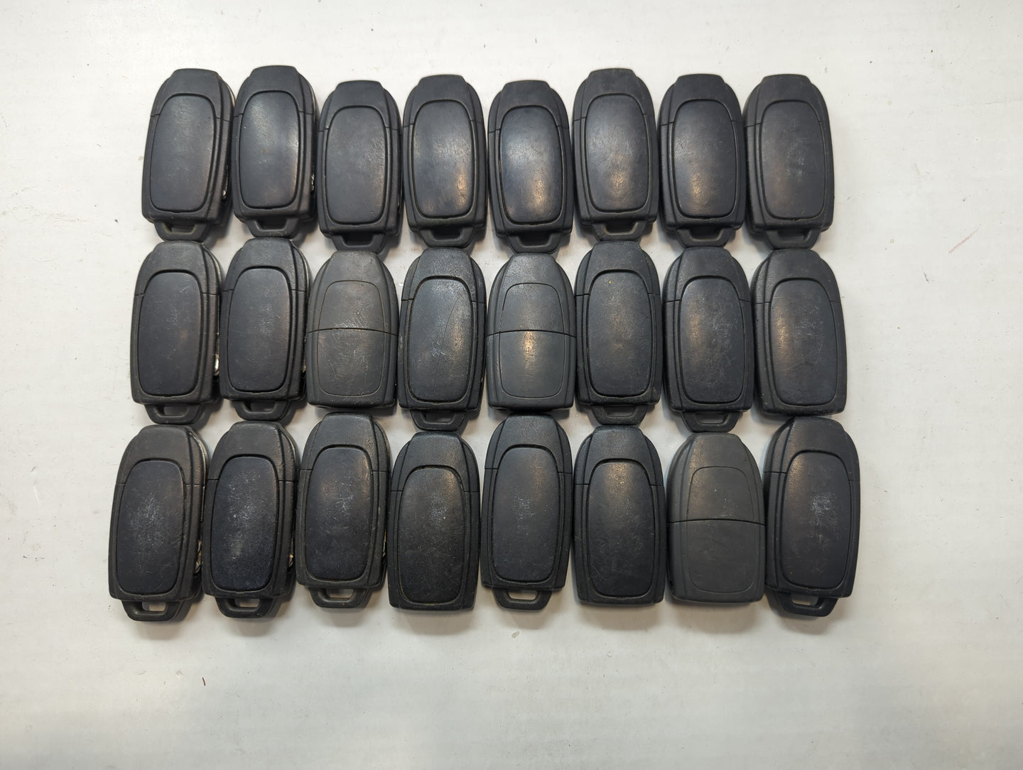 Lot of 24 Volvo Keyless Entry Remote Fob LQNP2T-APU - Oemusedautoparts1.com