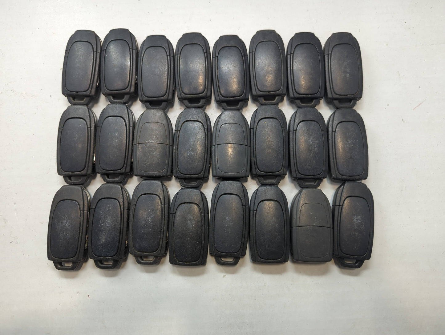 Lot of 24 Volvo Keyless Entry Remote Fob LQNP2T-APU - Oemusedautoparts1.com
