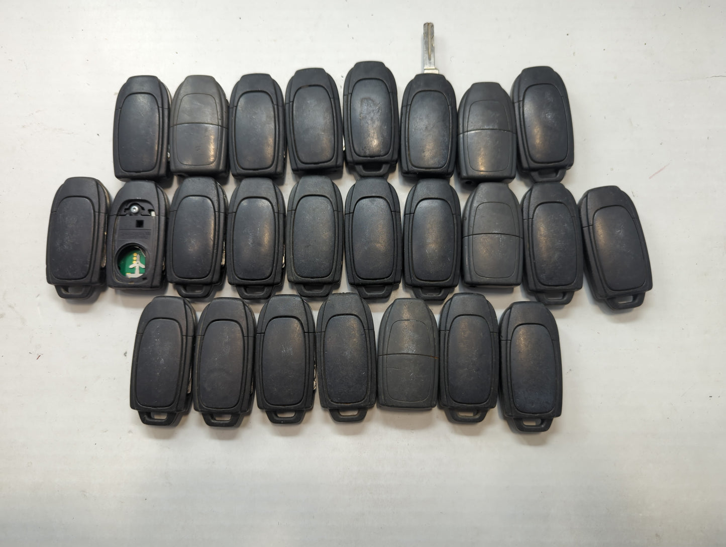 Lot of 25 Volvo Keyless Entry Remote Fob LQNP2T-APU - Oemusedautoparts1.com