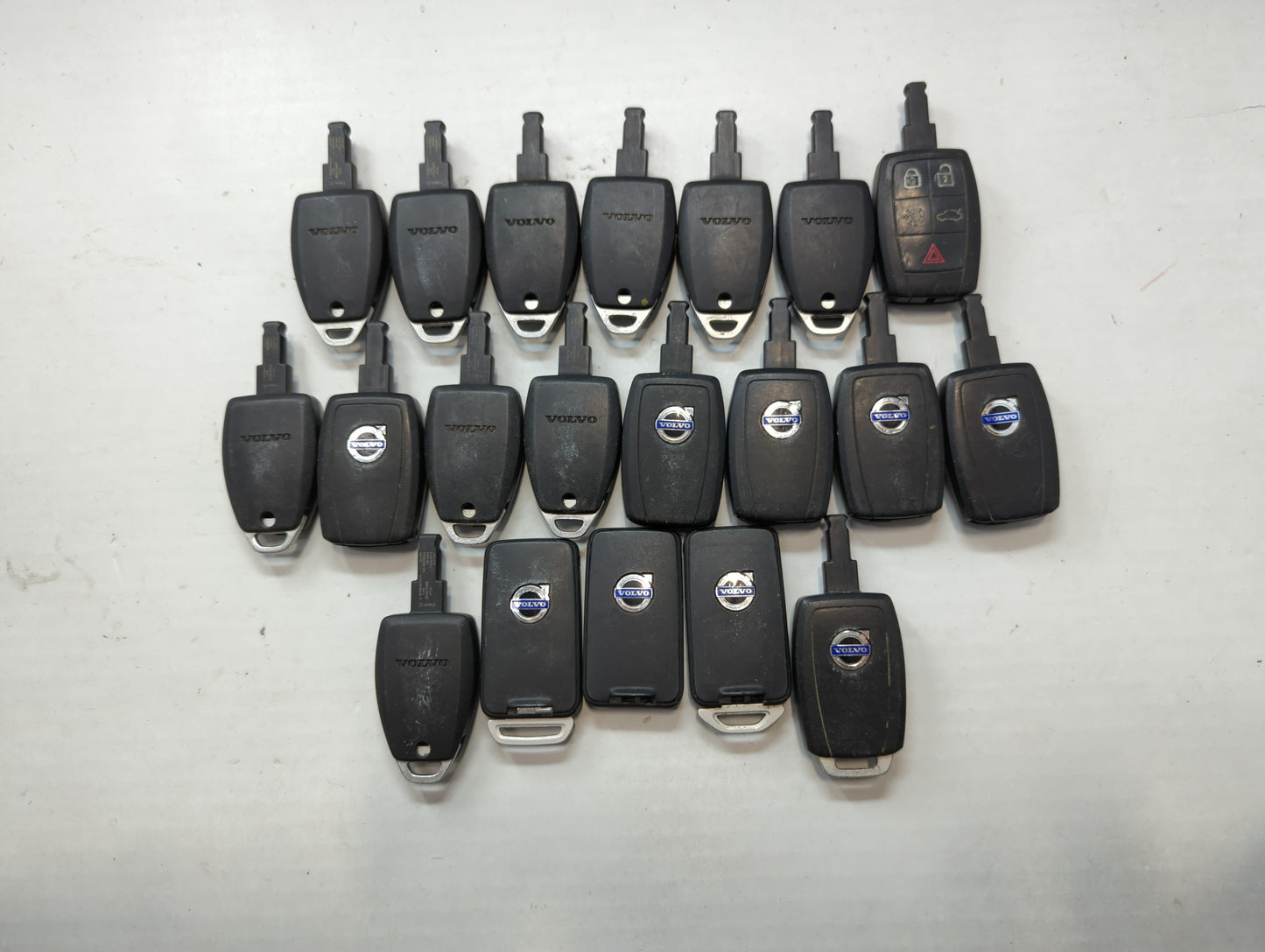 Lot of 20 Volvo Keyless Entry Remote Fob MIXED FCC IDS MIXED PART NUMBERS - Oemusedautoparts1.com
