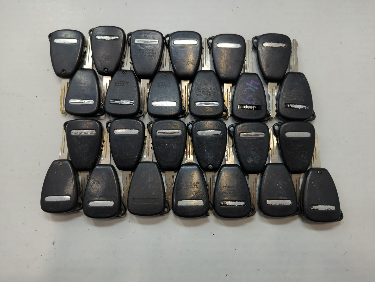 Lot of 25 Dodge Keyless Entry Remote Fob OHT692427AA | M3N5WY72XX MIXED - Oemusedautoparts1.com