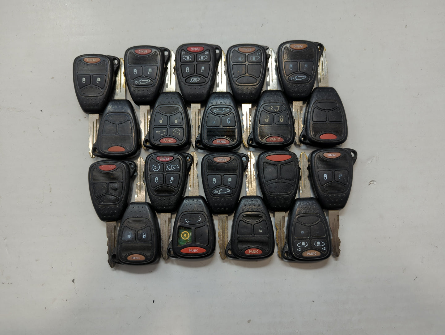 Lot of 20 Dodge Keyless Entry Remote Fob OHT692427AA | M3N5WY72XX MIXED - Oemusedautoparts1.com