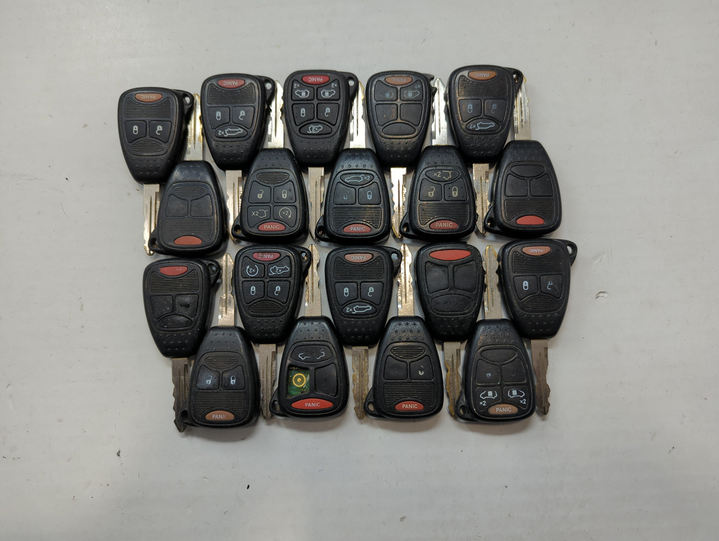 Lot of 20 Dodge Keyless Entry Remote Fob OHT692427AA | M3N5WY72XX MIXED - Oemusedautoparts1.com